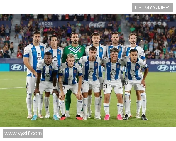 西甲焦点战多特蒙德与巴萨战平神奇扑救成比赛转折点分析